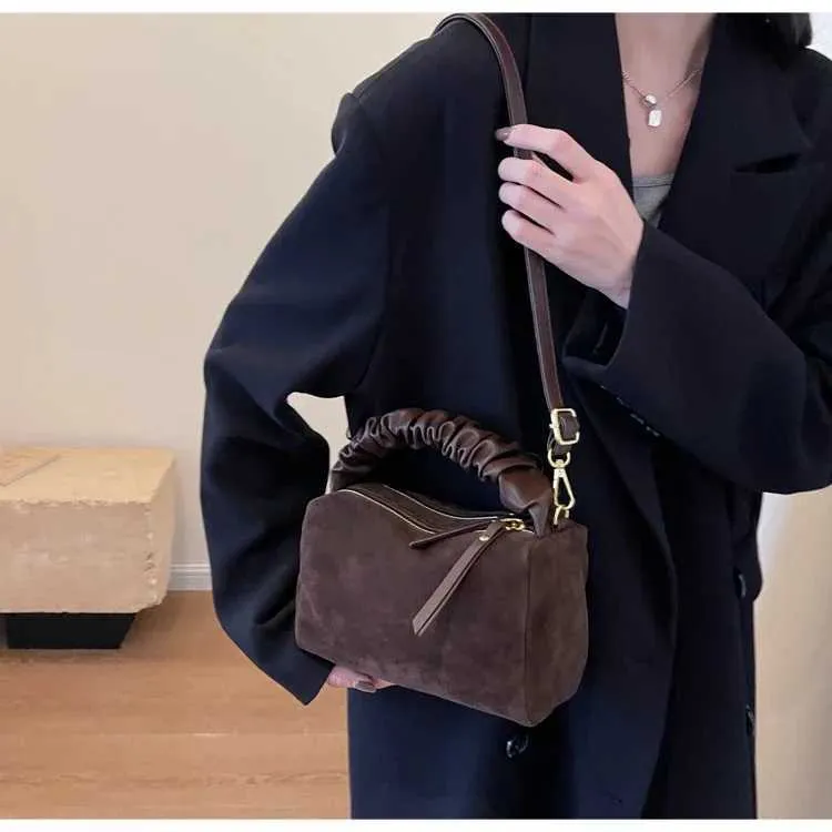 Modieuze schoudertas en crossbody tas met plooi voor dames_voghion.com