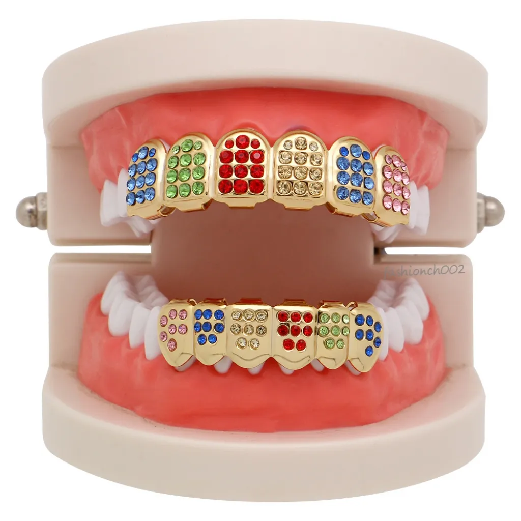 Party Cosplay Hiphop Zubehör CZ Kristall Bio Kupfer Gold Zähne Grillz Kappen oben und unten mit rot schwarz Kreuz Charme_voghion.com
