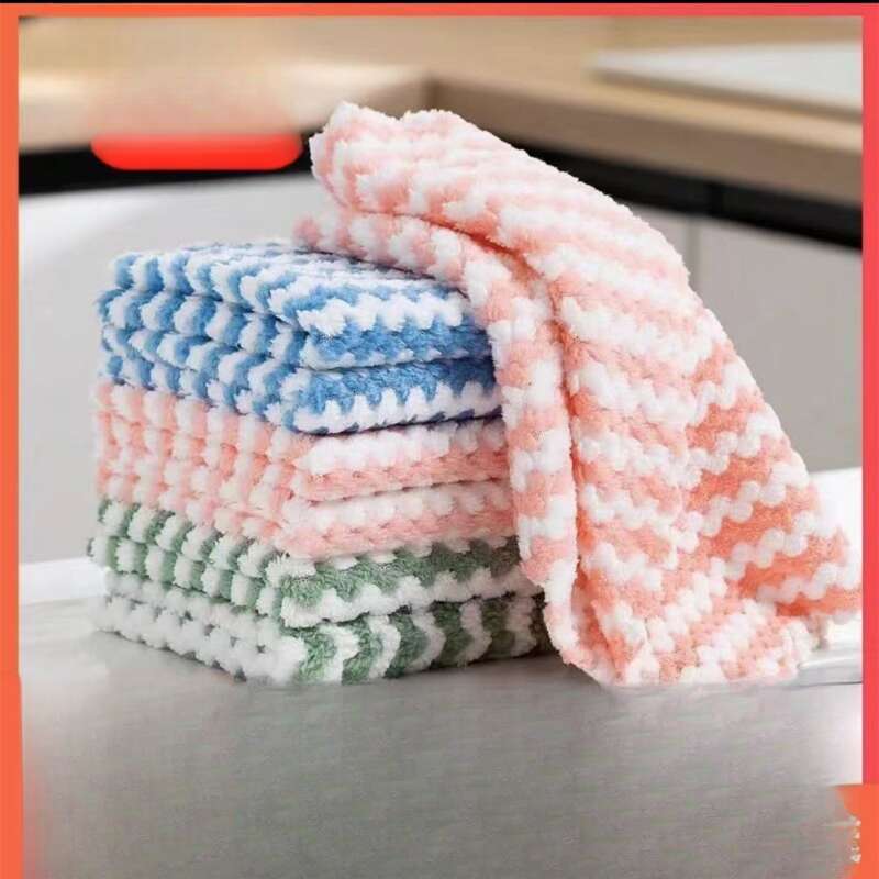 Il pile di corallo non è untuoso e non lascia pelucchi. Utilizzare strofinacci a strisce e panni per la pulizia con acqua cationica._voghion.com
