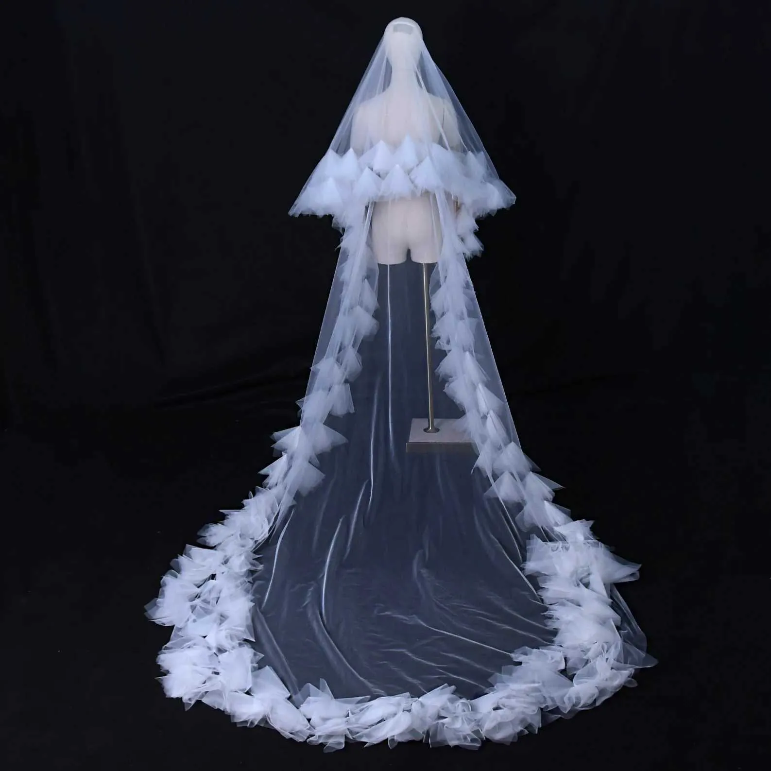 Hair Jewelry V208 Long Bridal Veils 2 Tier Wedding Drop Style 3D Flower Trimmed Blusher Veil Cathedral Length Soft Tulle_voghion.com