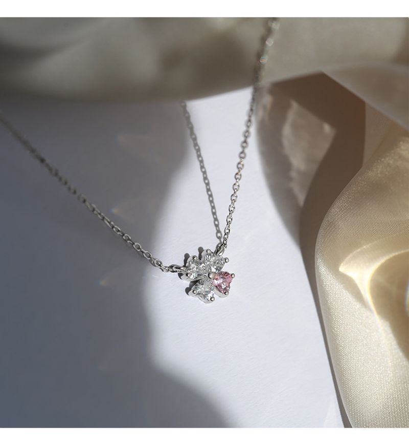 Collana con catena a clavicola in argento con quattro foglie, stile freddo, stile femminile, alla moda, semplice e squisita_voghion.com