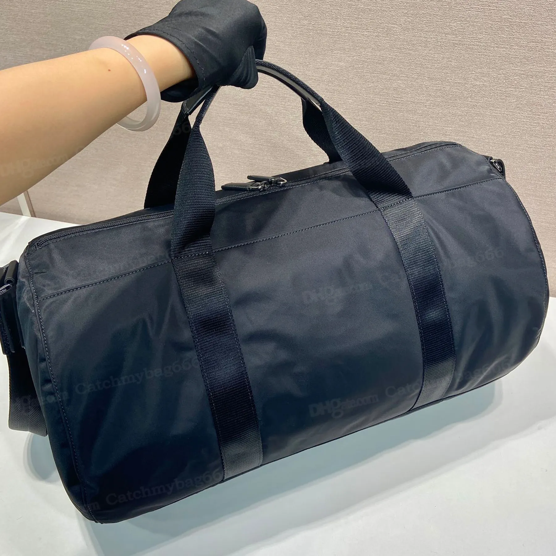 New 10A Nylon And Leather Duffle Designer Sier Hardware Zipper Closure Shoulder Woven Tape Handles Clutch Bag Adjustable_voghion.com