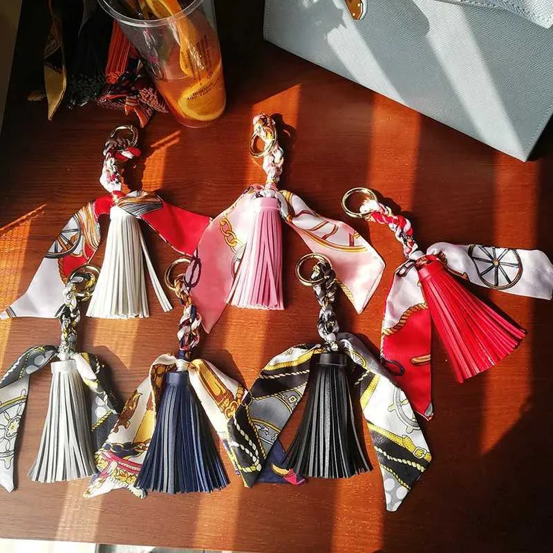 style silk decoration soft PU leather car keychain accessories fashionable womens jewelry pendant Y241121_voghion.com