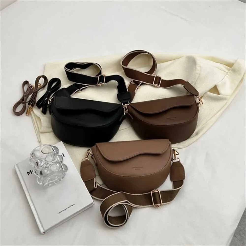 Women's Crossbody Bag With Stylish Red Strap Shoulder Bag Elegant_voghion.com