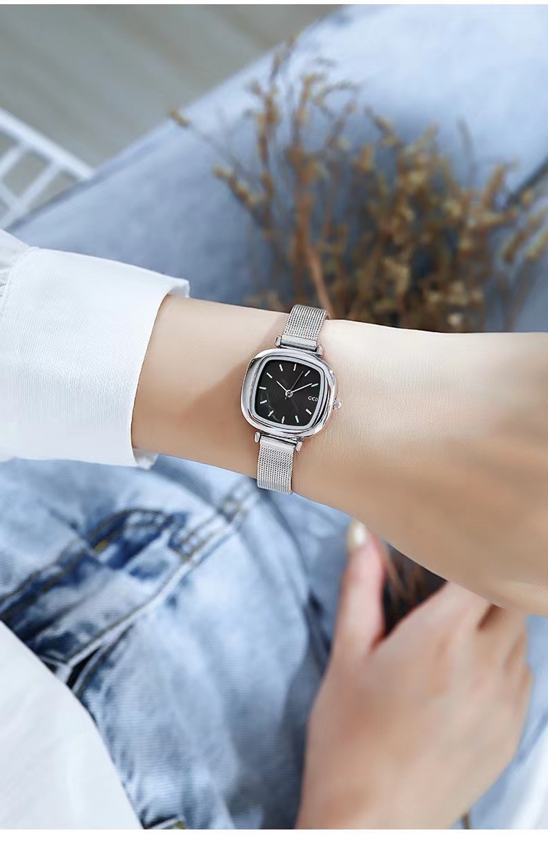 Sito web GEDI con quadrante piccolo per studenti di zucchero, temperamento quadrato, in un orologio minimalista da donna_voghion.com