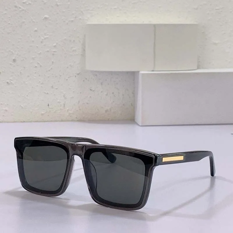 Klassesch Sonnebrëller Designerbrëller Damen Hären Brëller Frame Moud Modern Strand Sonnebrëller fir Fueren_voghion.com