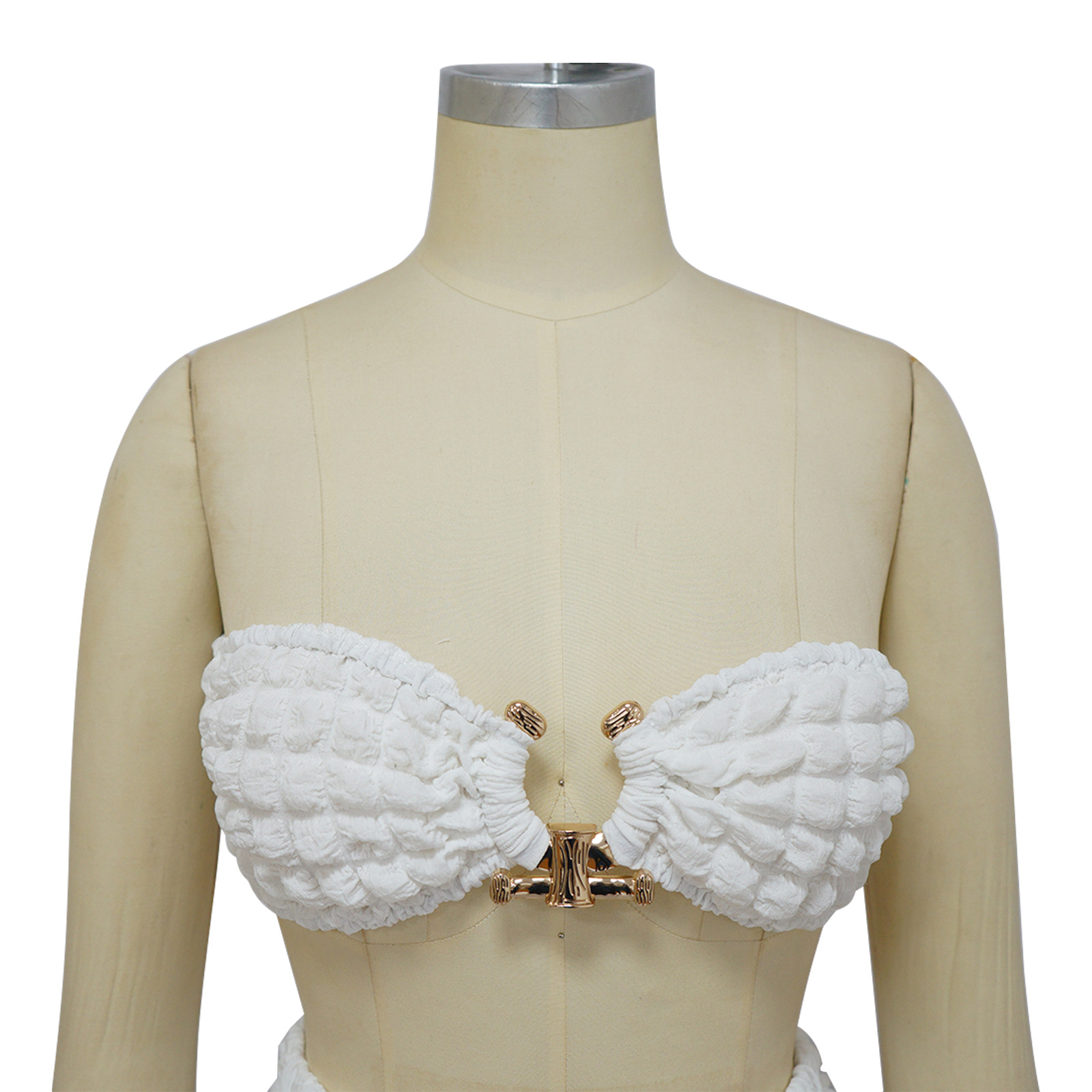 set di due pezzi con gonna corta a bolle e gonna corta con ombelico scoperto da donna_voghion.com