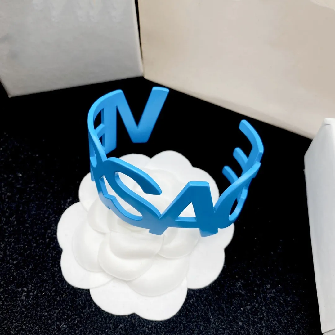 699716 Tennis Schraube Designer Schmuck Frauen Armreif Klassische Titan Stahl Legierung Handwerk Gold/Buchstabe/Rose Allergisch Großhandel_voghion.com