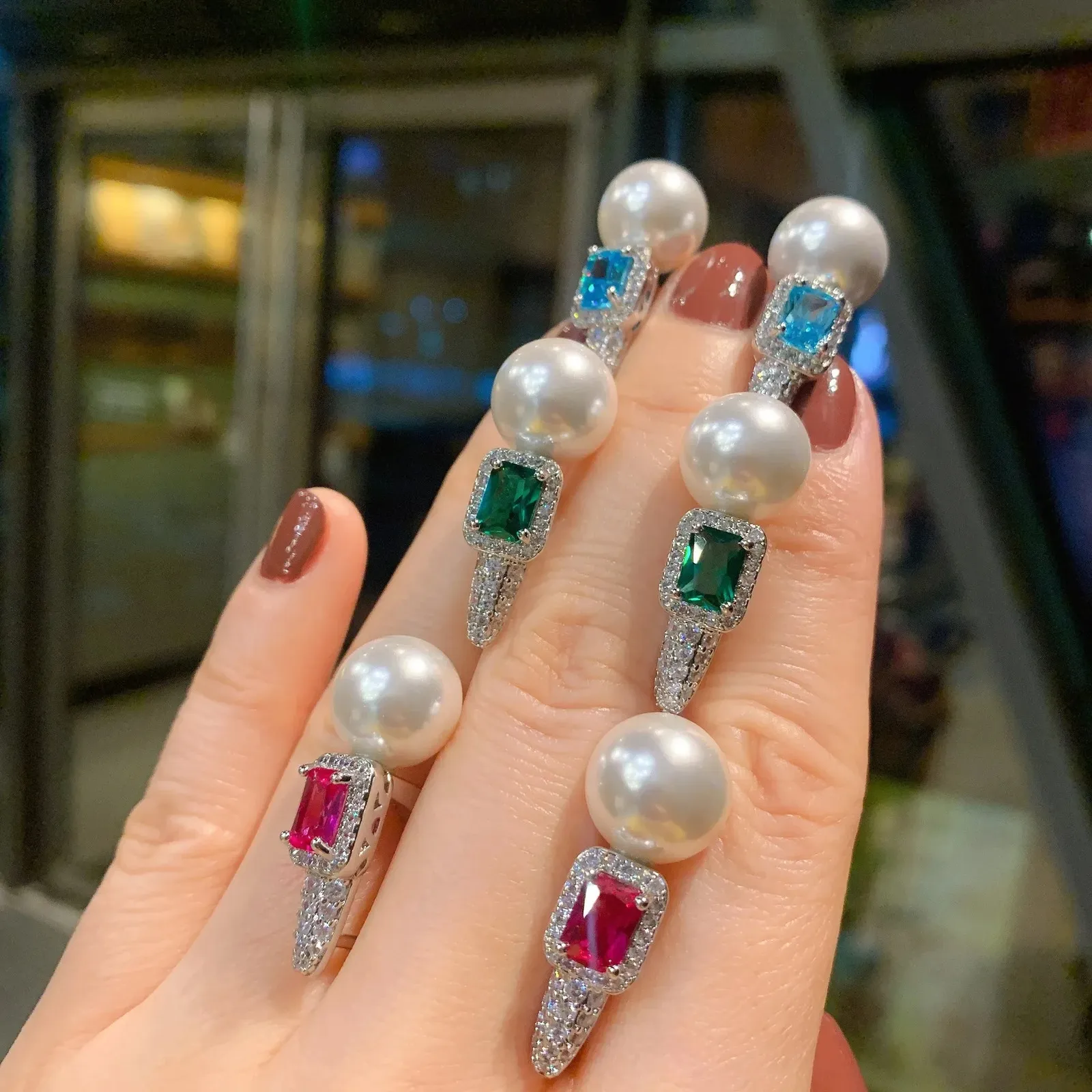 Charms Fritillary Big Pearl Orecchini Donna Smeraldo Gemma Ciondolo Gioiello coda Ricevimento Nozze Anniversario Vintage_voghion.com