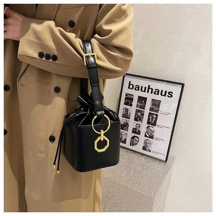 Vintage Mini Crossbody Bag For Women Solid Colour Fashion Handbag_voghion.com
