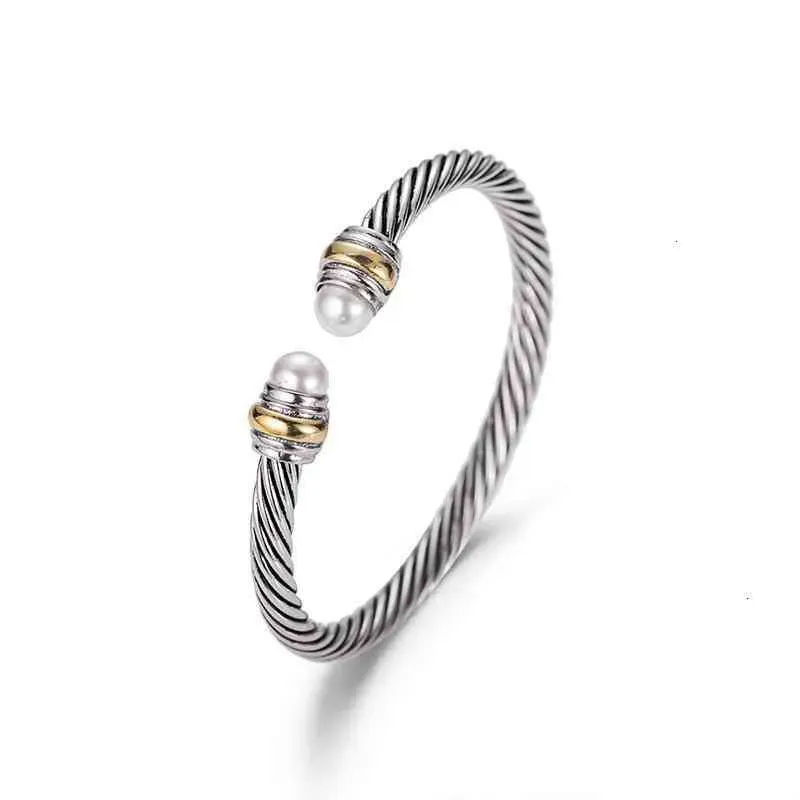 Twisted Cable Bangle Bracelet For Women Platinum Plated Jewelry_voghion.com