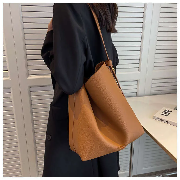 Vabaaja PU-nahast suure mahutavusega naiste käekotid, disainerist õlakott, suur ostukott, rahakott 2023_voghion.com