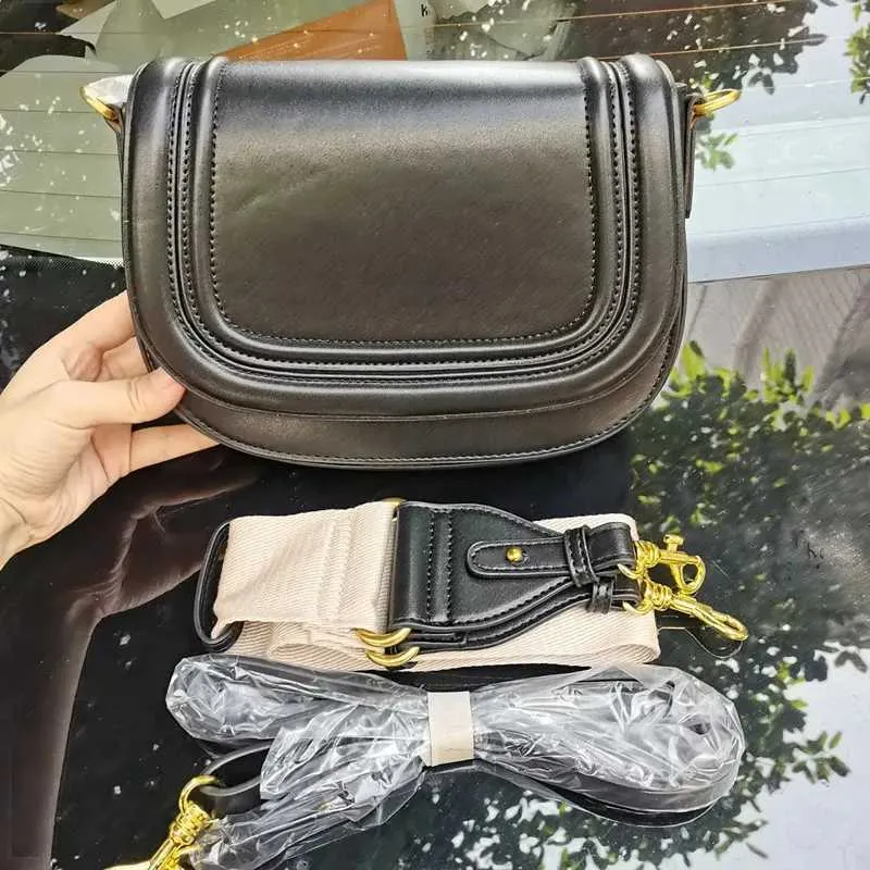 Stylish Women's Saddle Bag With Wide Shoulder Strap Pu Leather_voghion.com