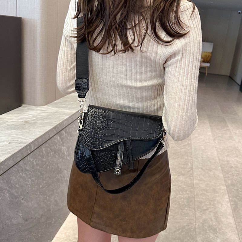 High-End-Tasche für Frauen 2023 neue Mode Schulter Messenger Handtasche Krokodilmuster große Kapazität Außenh_voghion.com