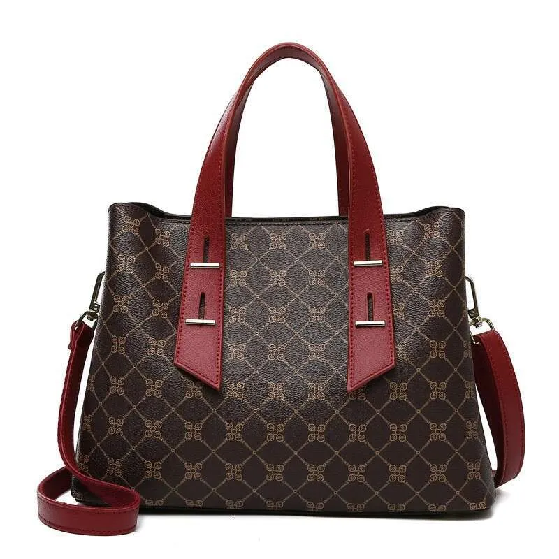 Ladies' Handbag With High-End Feel, Large Capacity Shoulder Fashionable Contrasting Color Commuting Bag, Simple_voghion.com