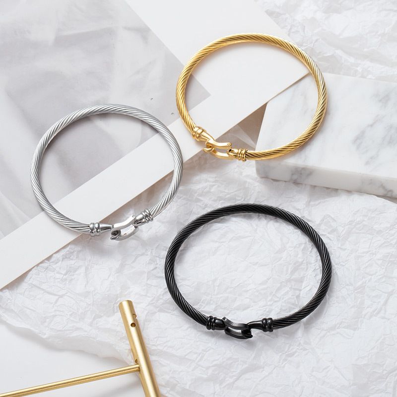 Horseshoe Shaped Magnet Buckle Wire Bangle_voghion.com