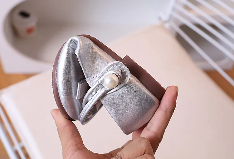 2025 nuevos zapatos de princesa de cuero para niños, zapatos Mary Janes para bebés, zapatos planos para niños pequeños, vestido de baile para niñas_voghion.com