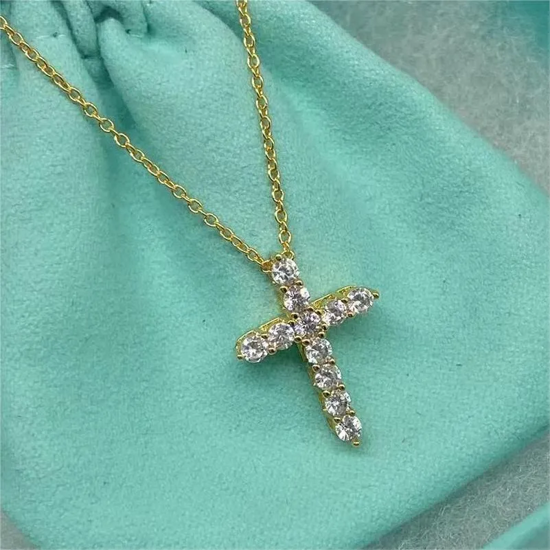 Collane con ciondolo a croce placcate in argento sterling per donna, con catena a maglie in cristallo di diamante scintillante_voghion.com