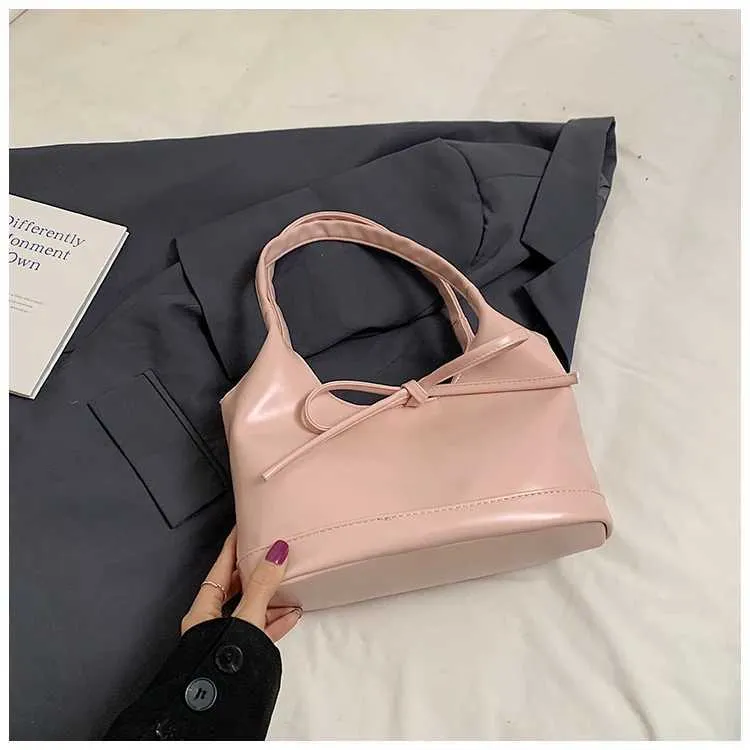 Elegant Red Women's Underarm Bag Large Capacity Shoulder Bag_voghion.com