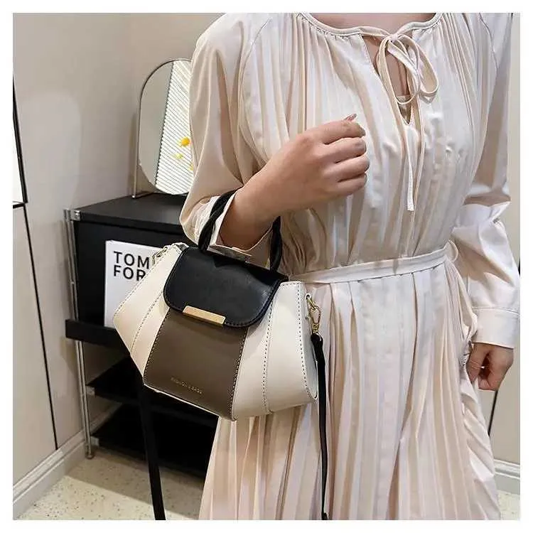 Explosions Contrast Color Portable Female Spring and Summer Niche Design Joker Small Bag Advanced Texture Shoulder_voghion.com