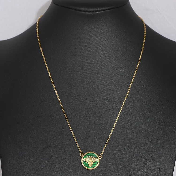 Collane con ciondolo Collana con pietra colorata a forma di disco ape rotonda_voghion.com