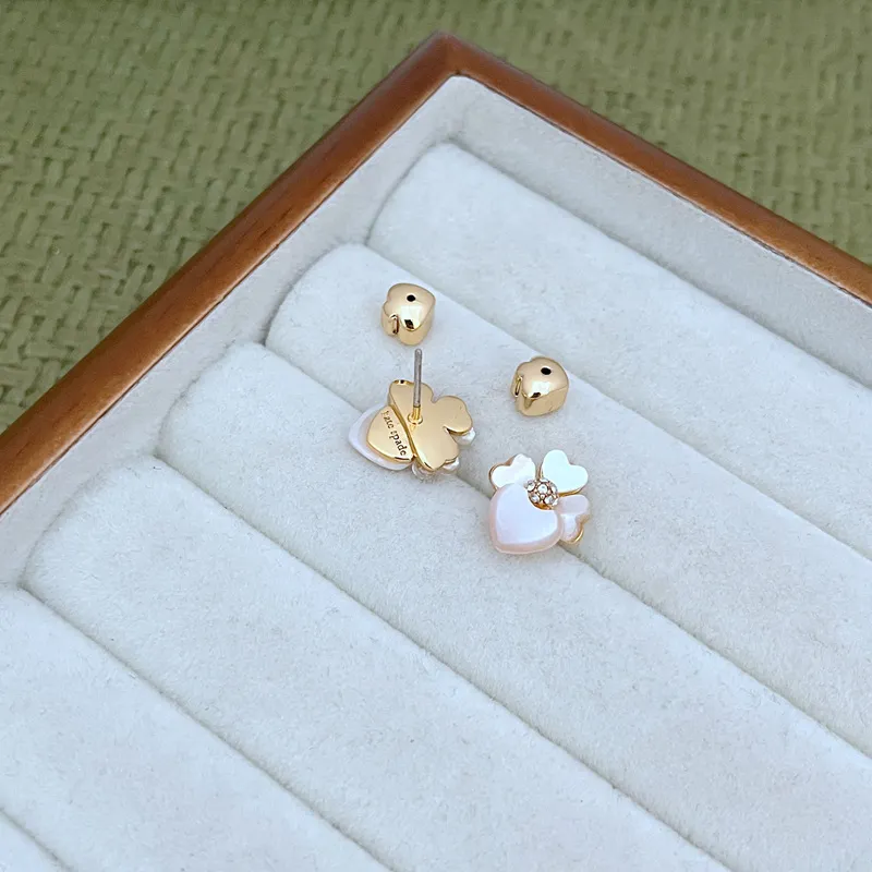Conjunto joyería de flores con pendientes y collar para mujer_voghion.com