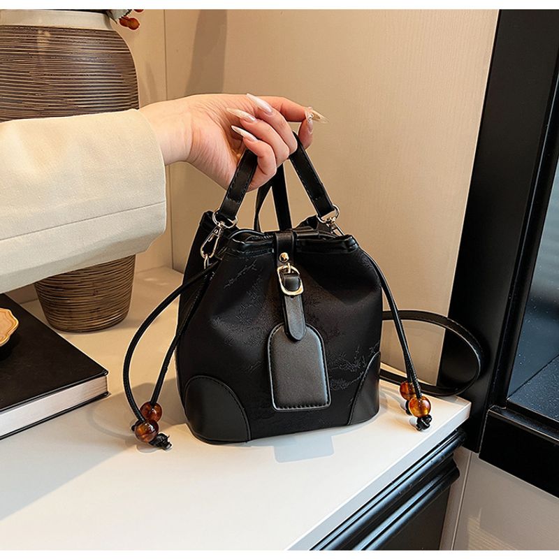 Bestickte kleine Tasche für Damen 2024 Neue trendige, einfache und vielseitige Beuteltasche, Cheongsam, Schultertasche,_voghion.com