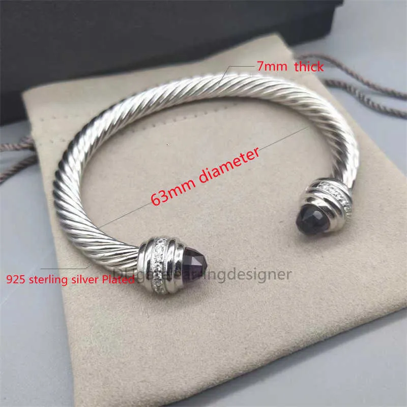 Bracciale a cavo dorato gioiello di design a manetta per donna_voghion.com
