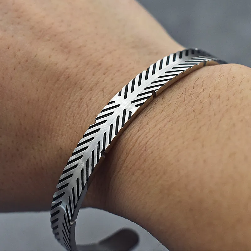 Bracciale rigido aperto geometrico in acciaio inox uomo donna_voghion.com