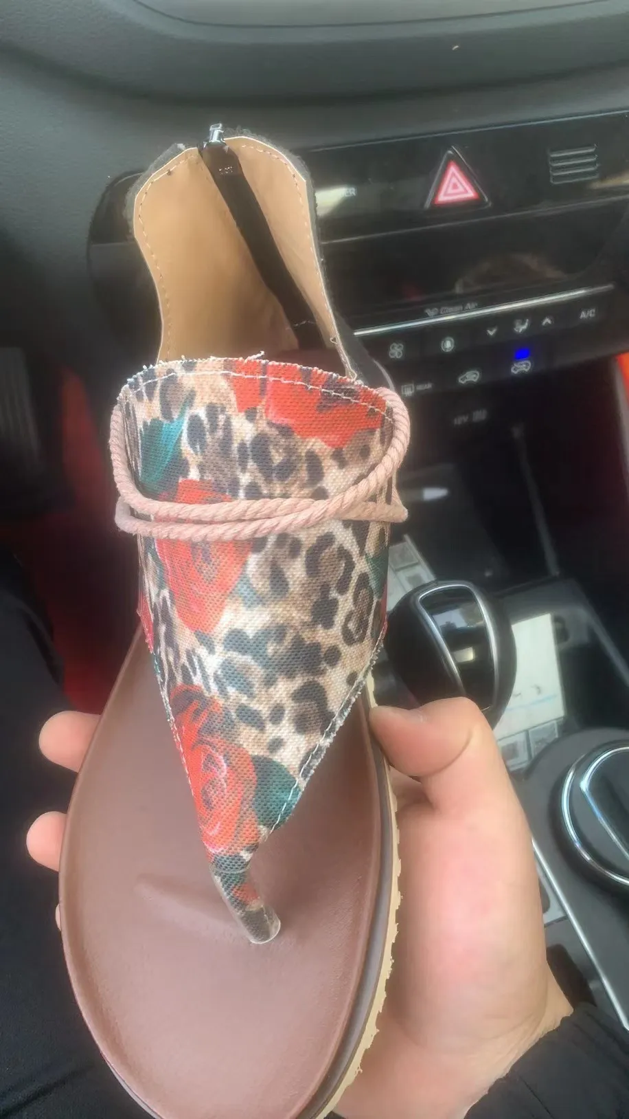 Dameklip på flatbunnet mesh-sandaler i romersk stil med T-e med leopardtrykk, fasjonable allsidige fritidssko_voghion.com