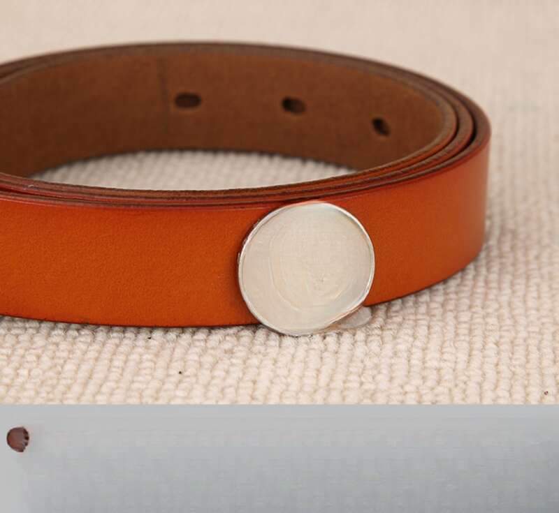 Cintura in pelle con fibbia ad ardiglione da donna per pantaloni slim alla moda casual_voghion.com