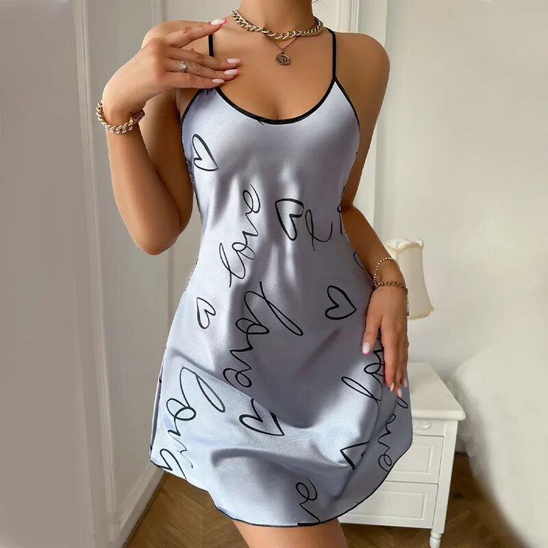 Dames casual grijze pyjama jurk indoor sexy korte rok kleine sling liefdesprint hartvormige pyjama dun gedeelte_voghion.com