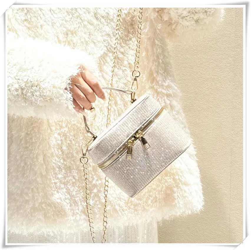 Glänzende Box-Umhängetasche für Frauen, süße Mini-Umhängetasche mit Reißverschluss und Kette, lässige, allgleiche Pendlertasche_voghion.com