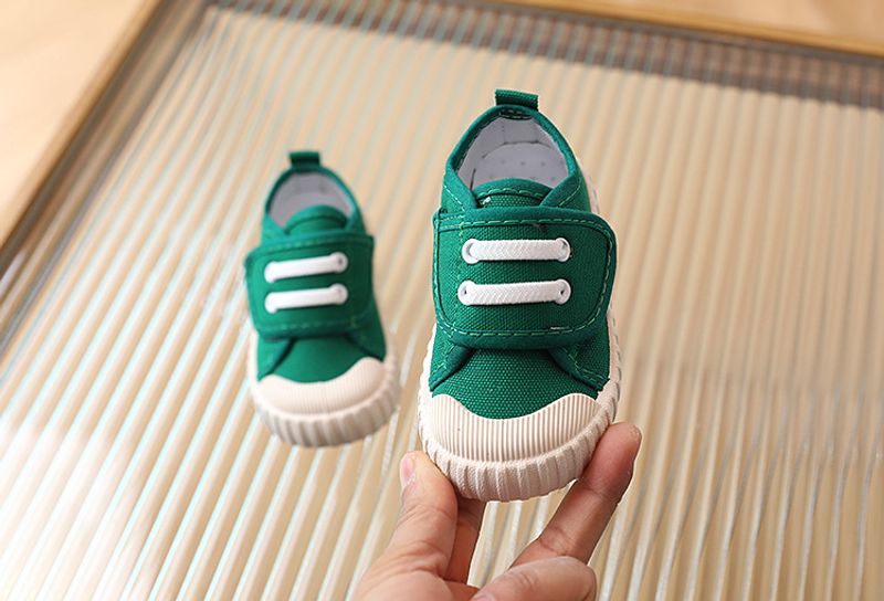 Nuevos zapatos de primavera y verano para niños y niñas, zapatillas de lona suaves e informales de color caramelo para niños, zapatillas de moda con estampado de leopardo_voghion.com