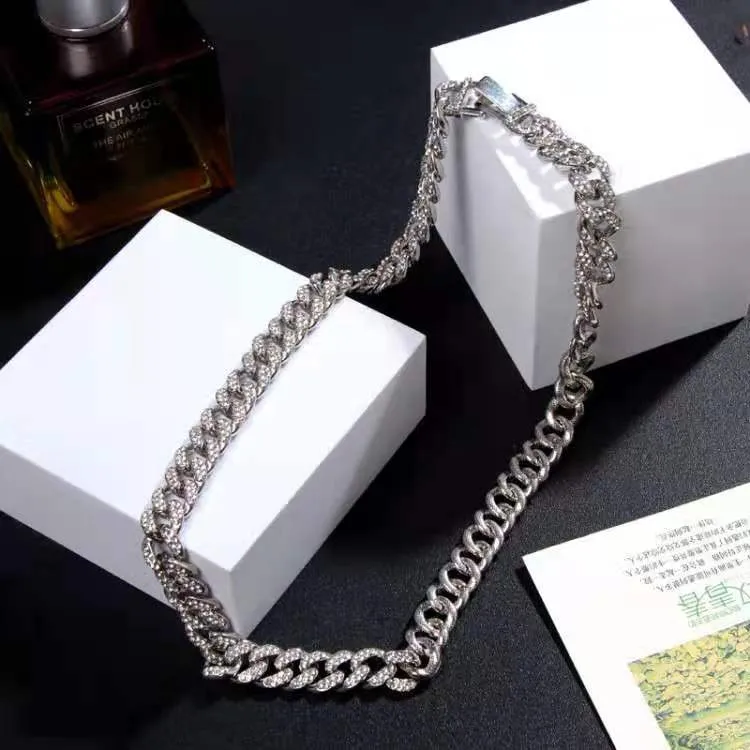 Chaînes Hip Hop Diamant Clouté Chaîne Cubaine Collier Avec Personnalité Exagérée Bracelet De Mode Pull Bijoux Cadeau_voghion.com