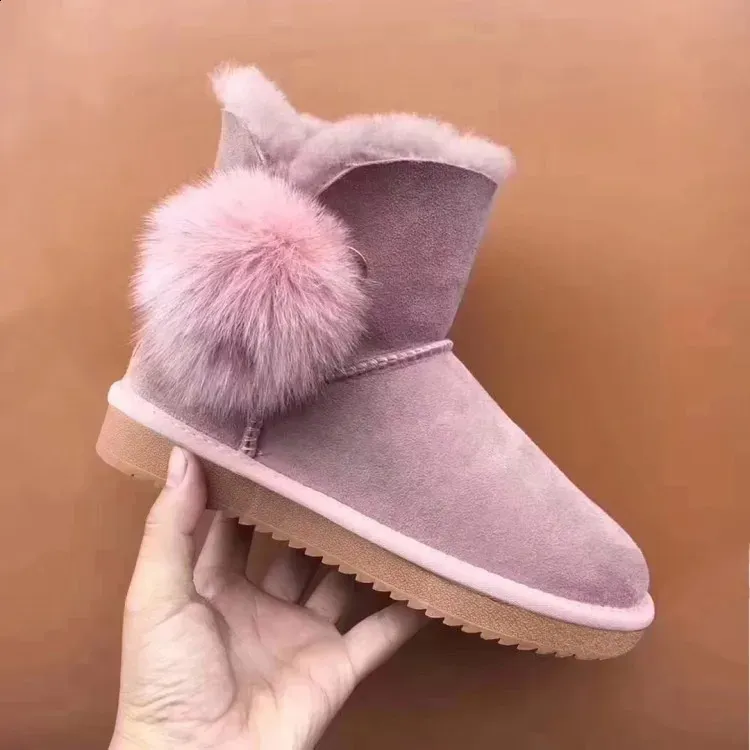 In the European high-quality real sheepskin natural wool women boots. The latest and most fashionable snow 240830_voghion.com