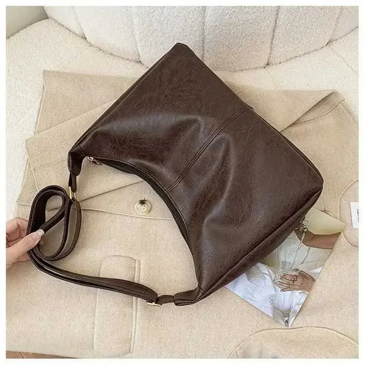 PU Leder Pendler Mode Vintage Casual Maillard Stilvolle Umhängetaschen für Frauen Textur Große Kapazität_voghion.com