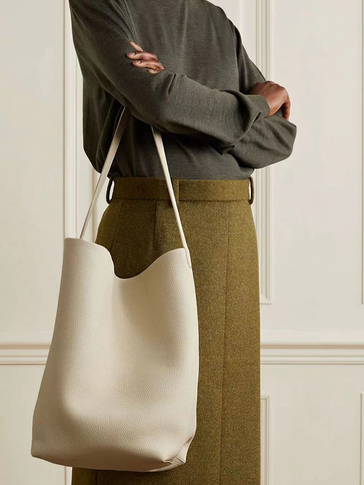 The Row Einkaufstasche aus echtem Leder mit großem Fassungsvermögen für den Weg zur Arbeit, Schultertasche aus Rindsleder mit Litschi-Granaten, vielseitige Eimertasche_voghion.com