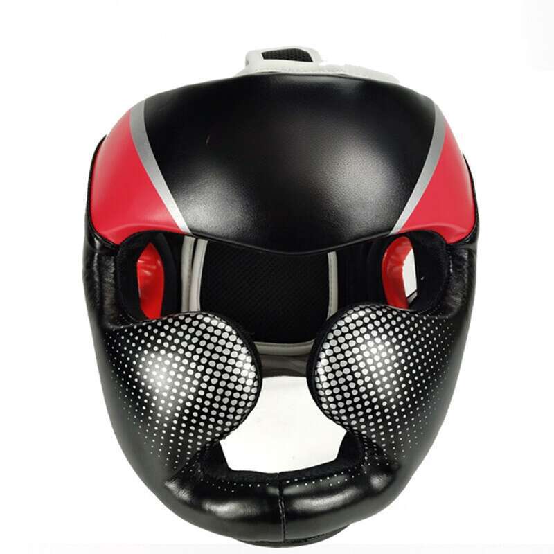 Casque de boxe en BN épais, offrant une protection complète pour le combat Sanda sans angle mort._voghion.com