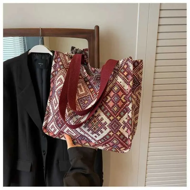 Sac à main en toile rouge de grande capacité de style ethnique 2024 pour femmes, tissé à la main, à une épaule, ins241218_voghion.com