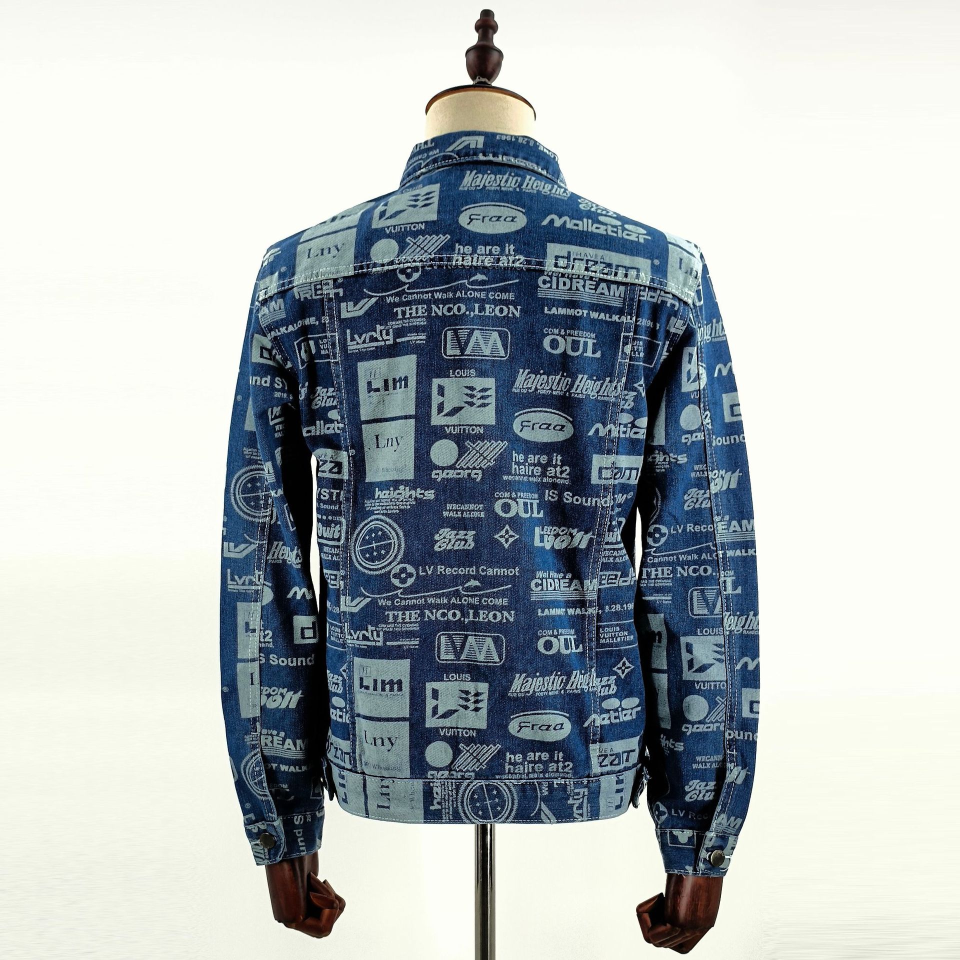 Capispalla uomo inverno 2025 nuovo modello stampato giacca con bottoni e revers 1420_voghion.com