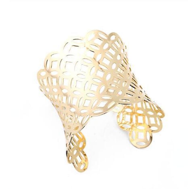 Decorative Heart Shaped Metal Armband Ethnic Style Bangle_voghion.com