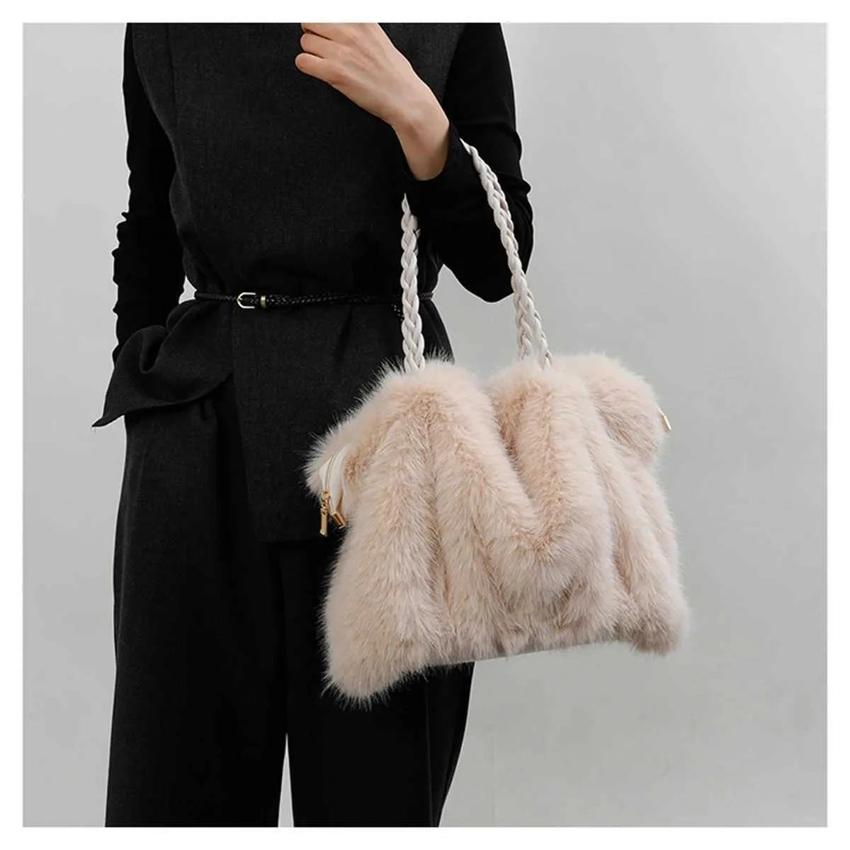 Sac de créateur pour femme en peluche à la mode, grande capacité, haut de gamme, en fourrure de renard plissée, bandoulière avec chaîne en métal_voghion.com