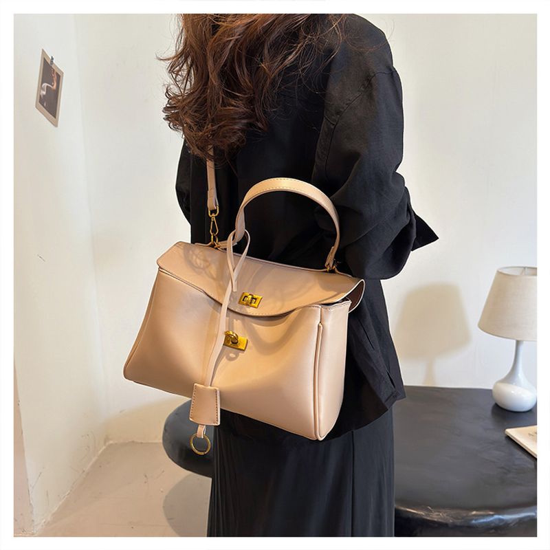 Handgehaltene Platintasche für Damen 2024 im neuen Stil koreanische Nischen-Unterarmtasche High-End-stiolle_voghion.com