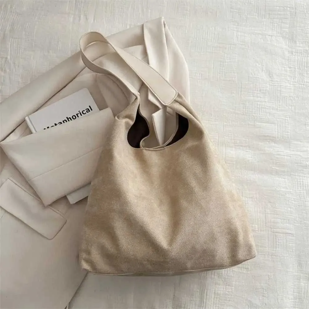 Borsa da designer Borsa da viaggio alla moda retrò in pelle scamosciata grande capacità alla moda per biancheria intima semplice borsa a tracolla Y241115_voghion.com