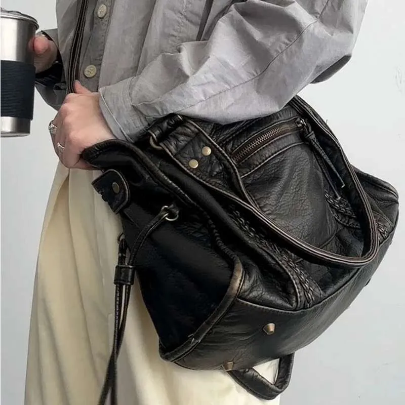 Sac à bandoulière asymétrique Y2k Spicy Girl en cuir délavé vintage pour moto, grande capacité_voghion.com