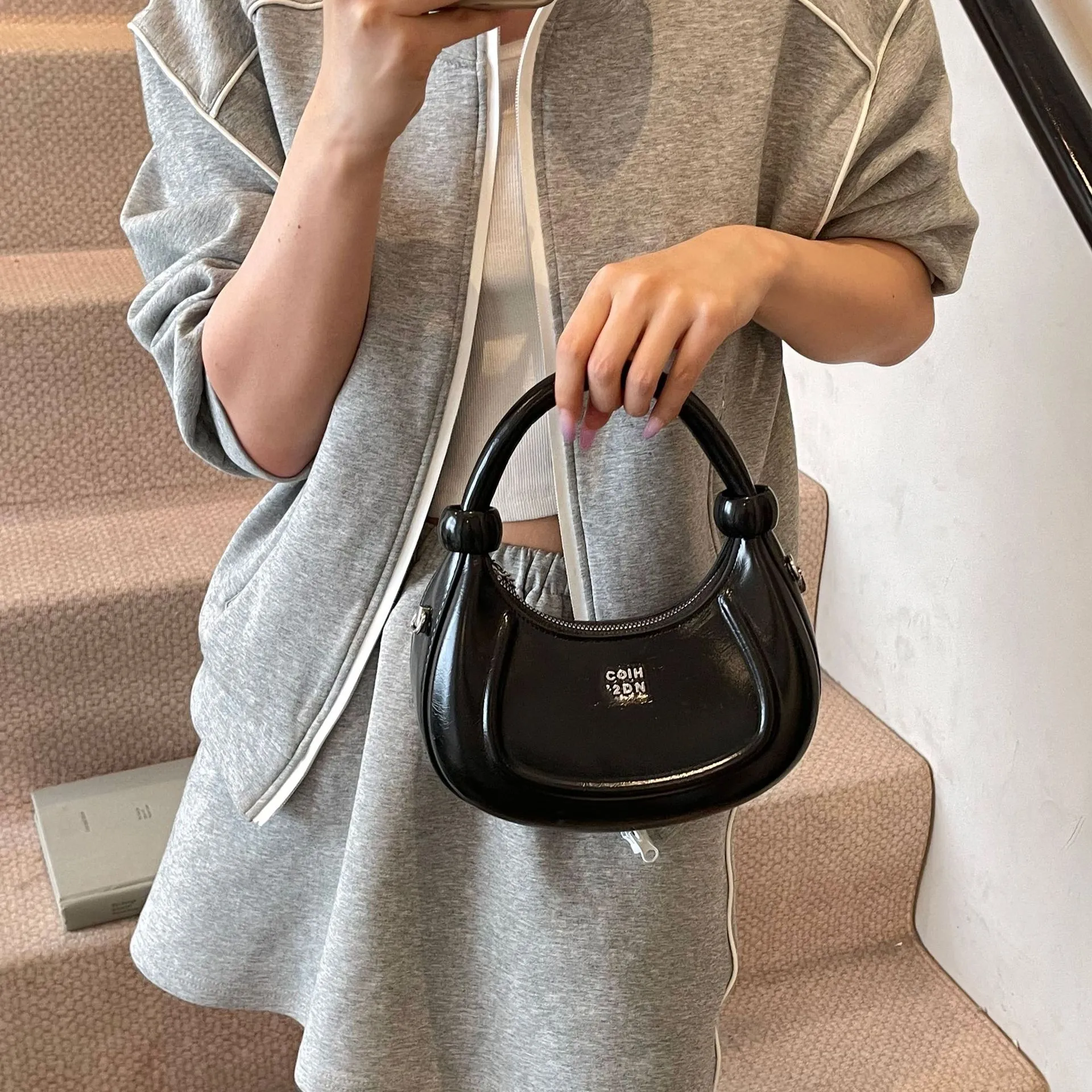 Premium Vegan Leather Shoulder 2025 Summer Collection - Fashion Handbag For Women With Dust Bag & Free Shipping_voghion.com