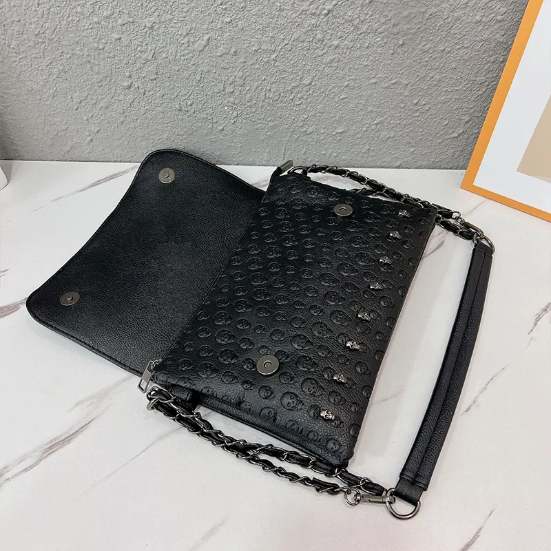 Vintage Niet Schwarz Crossbody Frauen PU Leder Messenger Coole Schädel Schulter Tasche Designer Flap Handtasche Bolso_voghion.com