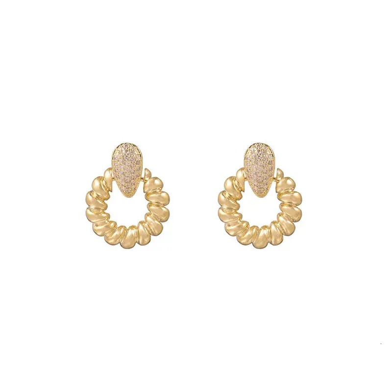 Gioielli alla moda in vendita Dolce temperamento coreano Orecchini geometrici in metallo per le donne Regali per feste Orecchio delicato_voghion.com