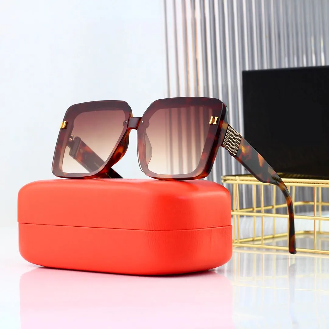 Designer Channel Cycle Luxe Mode Vrouw Heren Zonnebril Diamant Vierkant Zonnescherm Kristalvorm Zon Volledig pakket_voghion.com